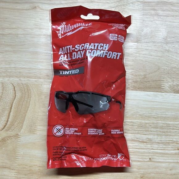 Milwuakee Anti-Scratch Tinted Glasses - Picture 2 of 5
